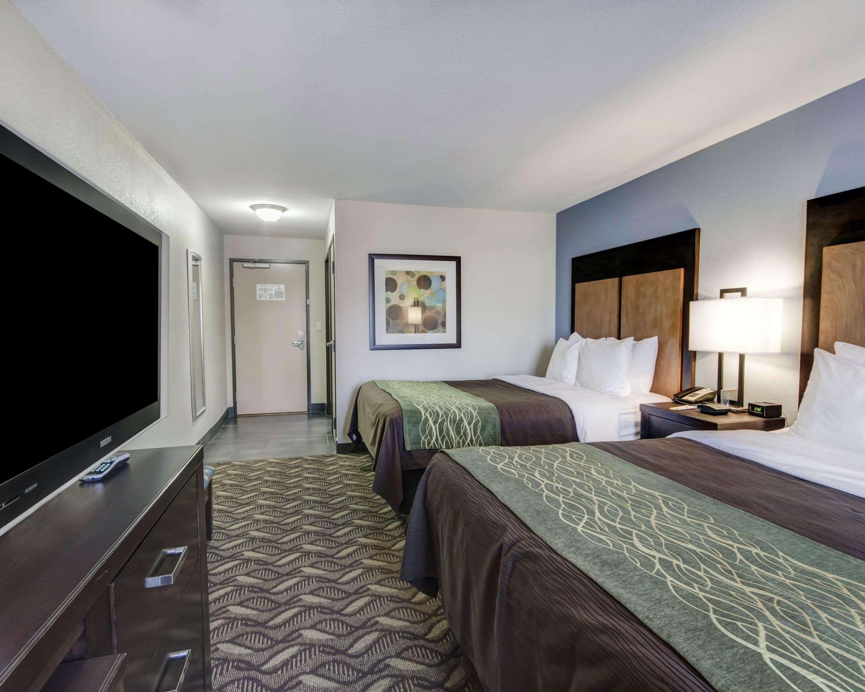 Comfort & I-10 Airport Hotel 3*