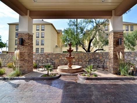 Hotel Comfort & I-10 Airport 3*