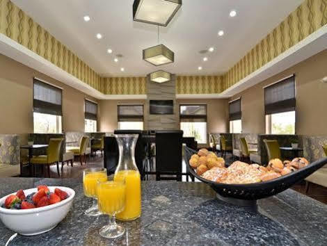 Comfort & I-10 Airport Hotel 3*